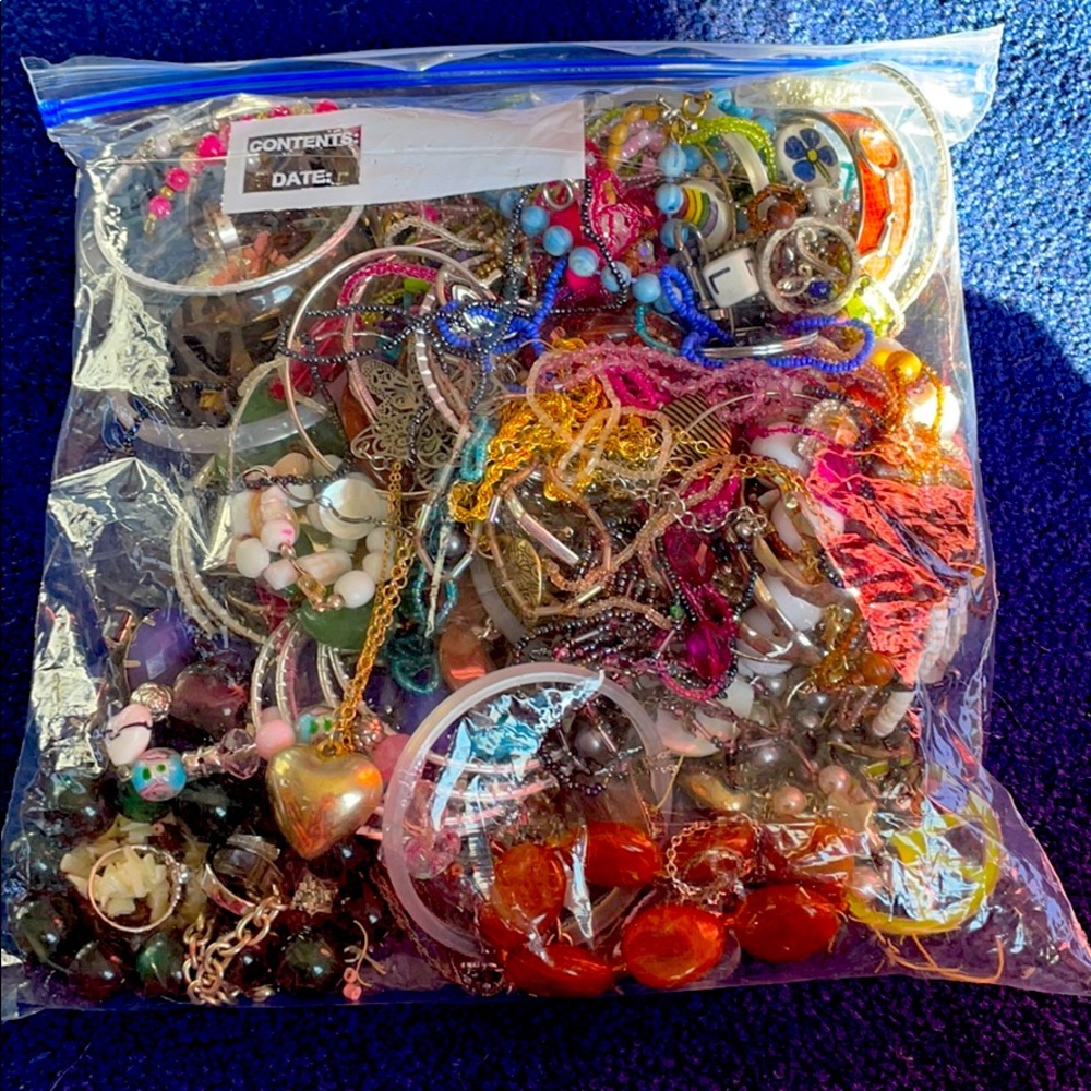Jewelry lot- gallon bag
